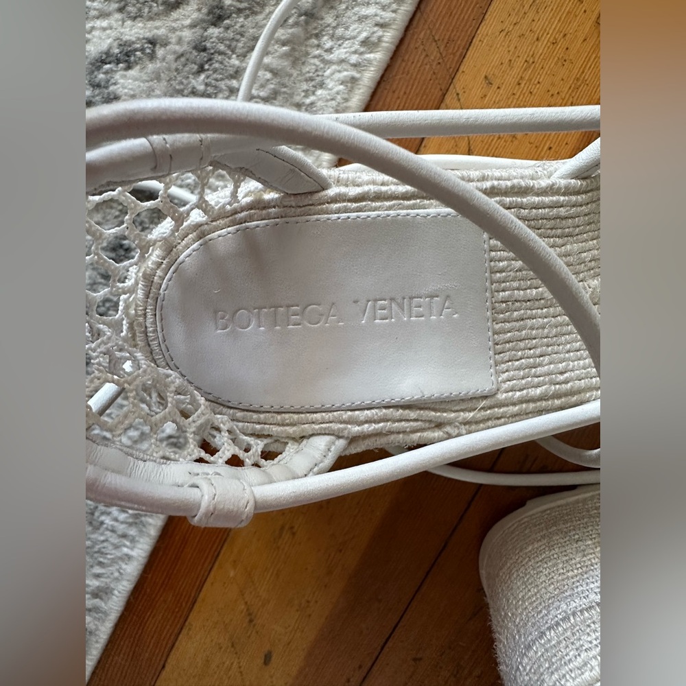 BOTTEGA VENETA MESH ESPADRILLE PLATFORM WEDGES WOMEN WHITE | WHITE SANDALS - Picture 15 of 16
